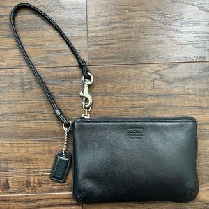 LIKE NEW Coach Leather Wristlet